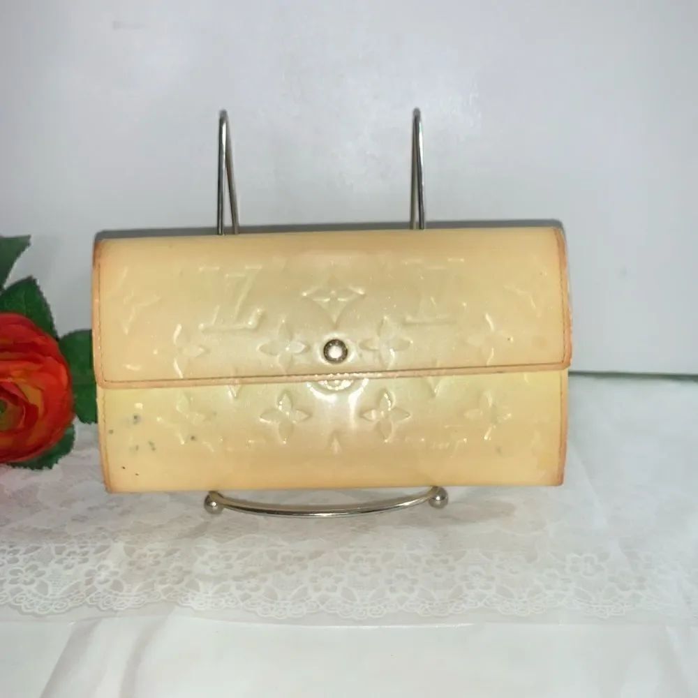 Louis Vuitton Vernis Clutch Wallet